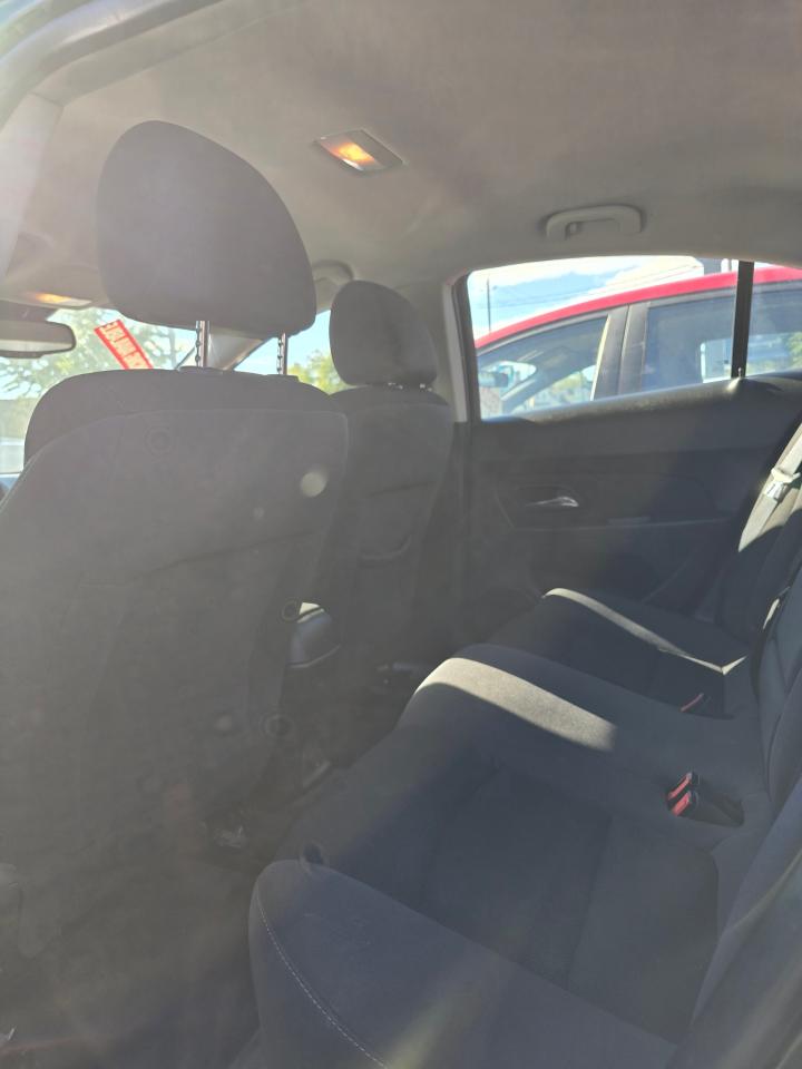 2015 Chevrolet Cruze 4dr Sdn 1LT - Photo #11
