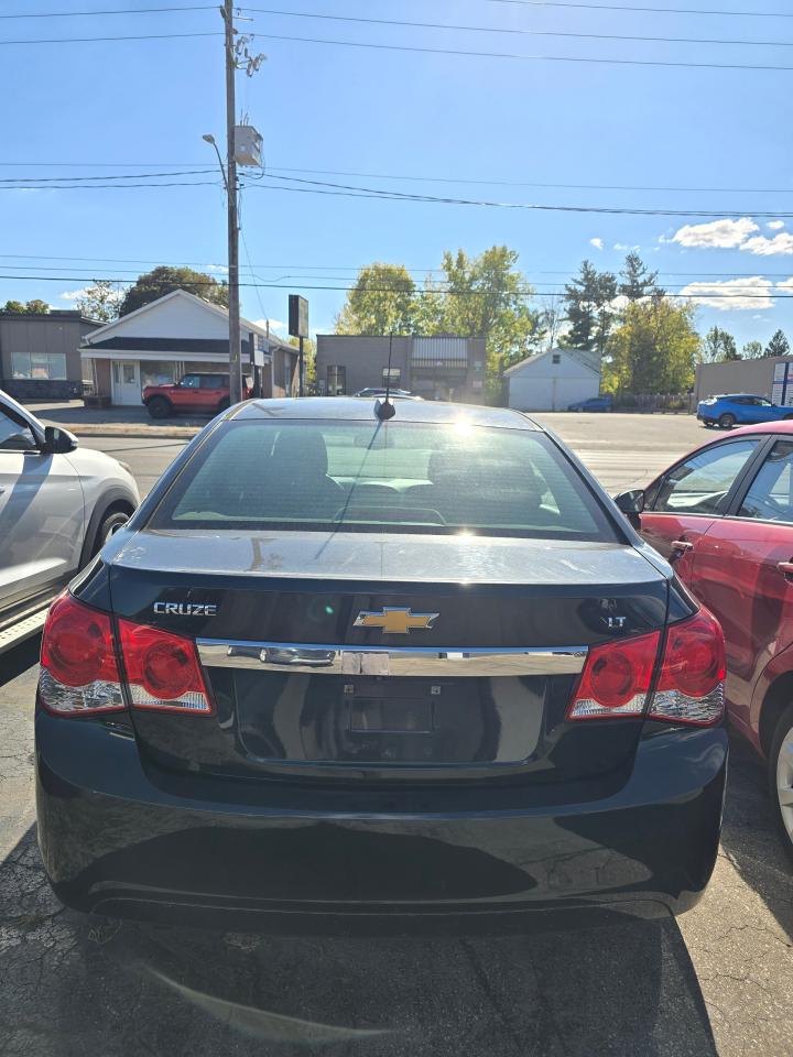 2015 Chevrolet Cruze 4dr Sdn 1LT - Photo #9