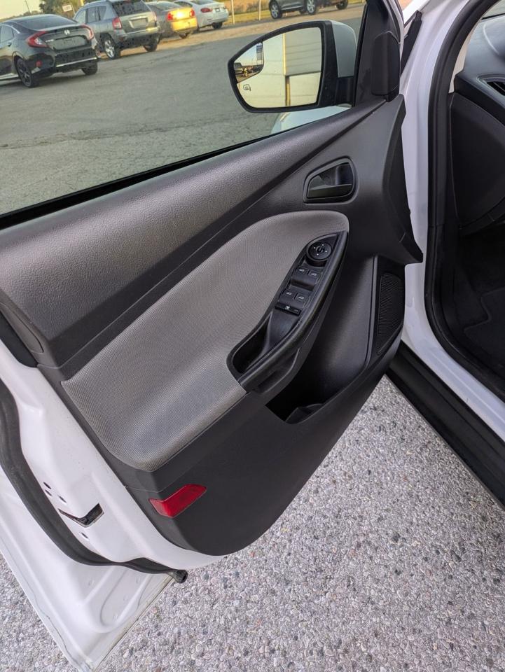 2012 Ford Focus 4DR SDN SE - Photo #14