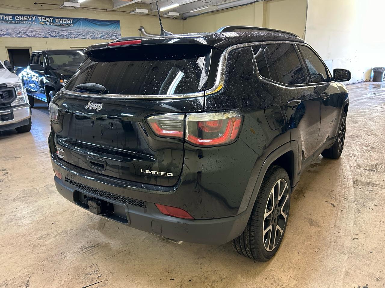 2018 Jeep Compass LIMITED Photo4