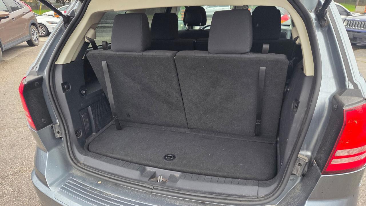 2010 Dodge Journey SXT 7 Pass. CERTIFIED - Photo #11