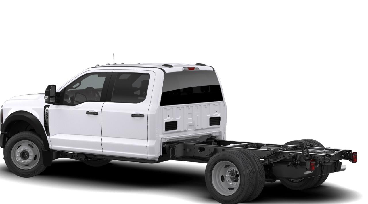 2026 Ford F-550 Super Duty DRW XLT 4WD CREW CAB 203" WB 84" CA Photo1