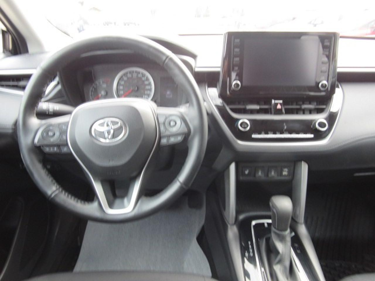2022 Toyota Corolla Cross LE Photo