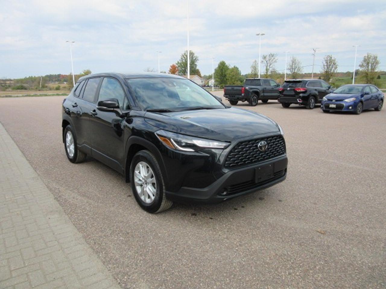 2022 Toyota Corolla Cross LE Photo