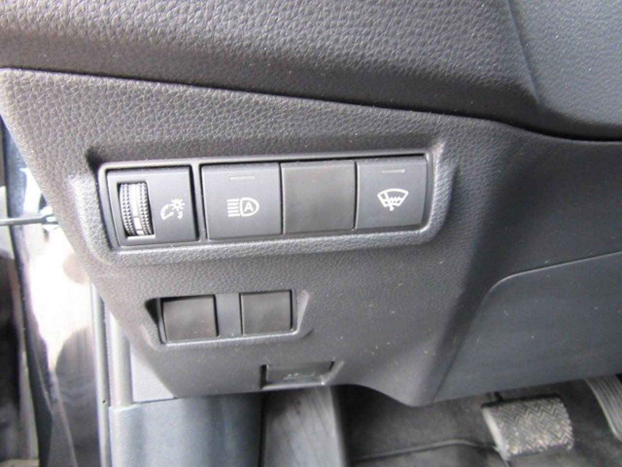 2022 Toyota Corolla Cross LE Photo