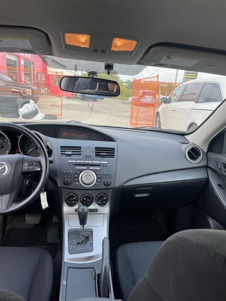 2011 Mazda MAZDA3 GX - Photo #10