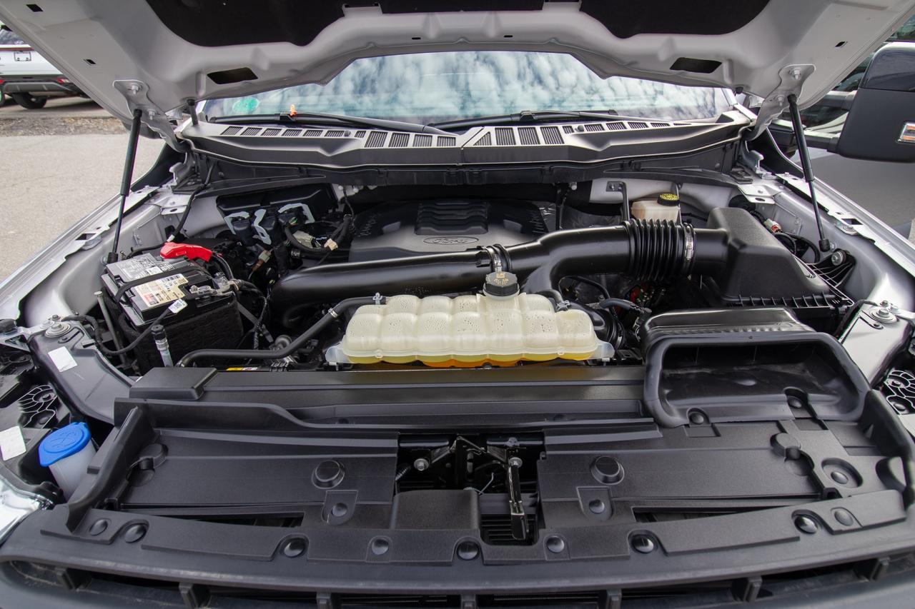 2023 Ford F-150 Lariat 4WD SuperCrew 6.5' Box Photo5