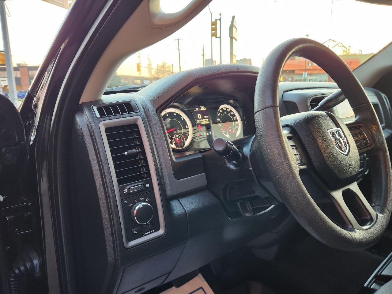 2018 RAM 1500 ST Hemi Crew Cab Rear Cam - Photo #25