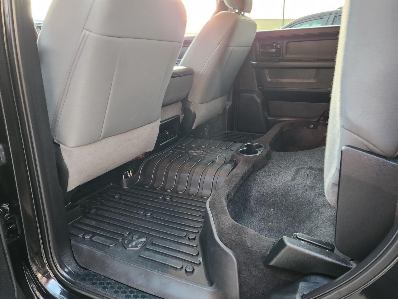 2018 RAM 1500 ST Hemi Crew Cab Rear Cam - Photo #20