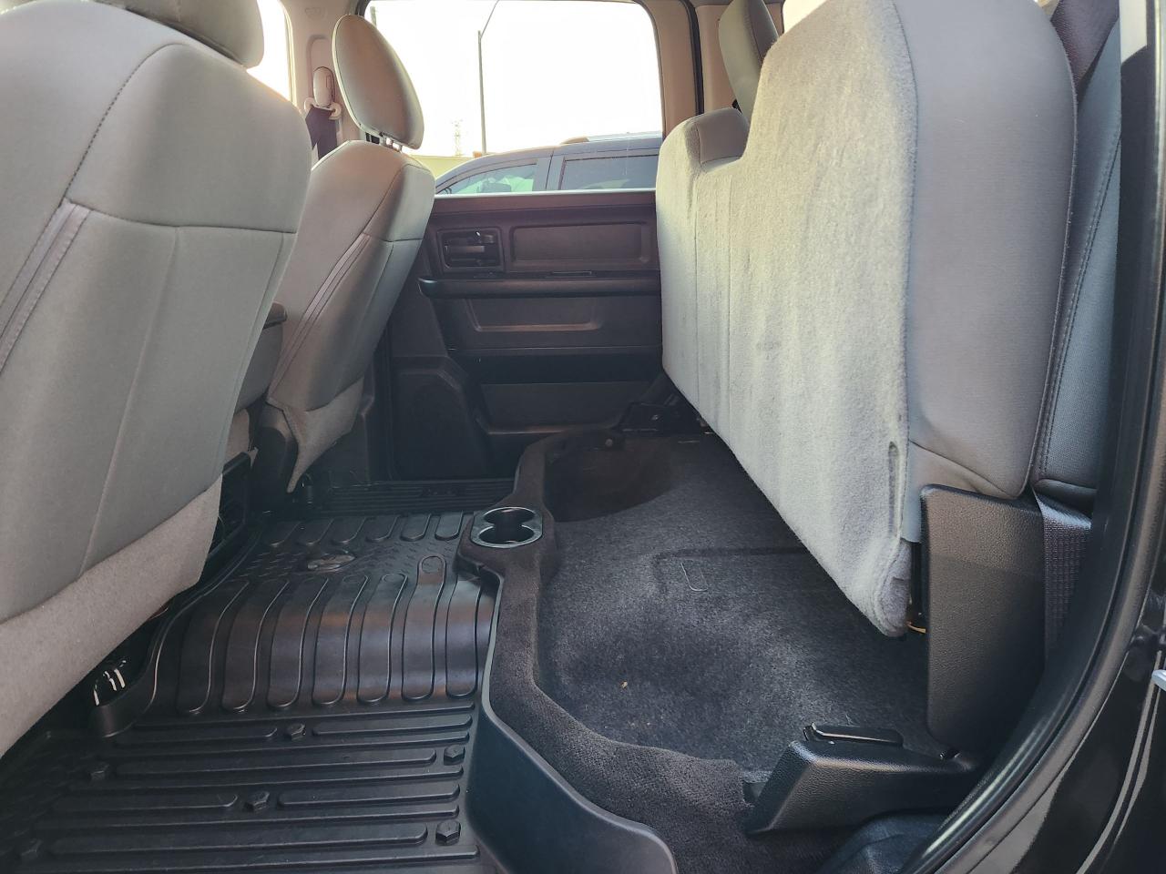 2018 RAM 1500 ST Hemi Crew Cab Rear Cam - Photo #17