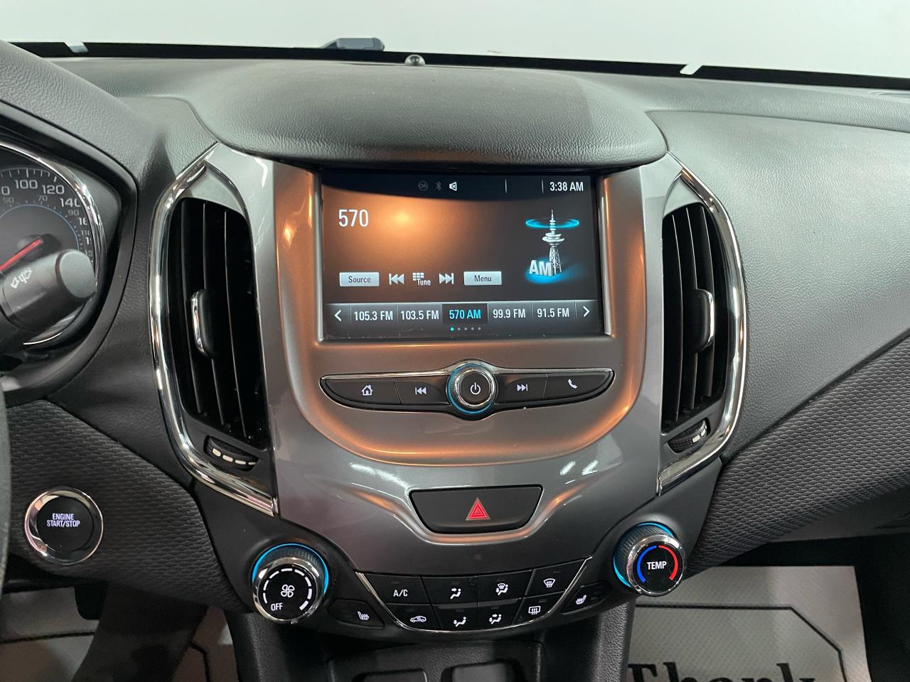 2016 Chevrolet Cruze LT Photo17