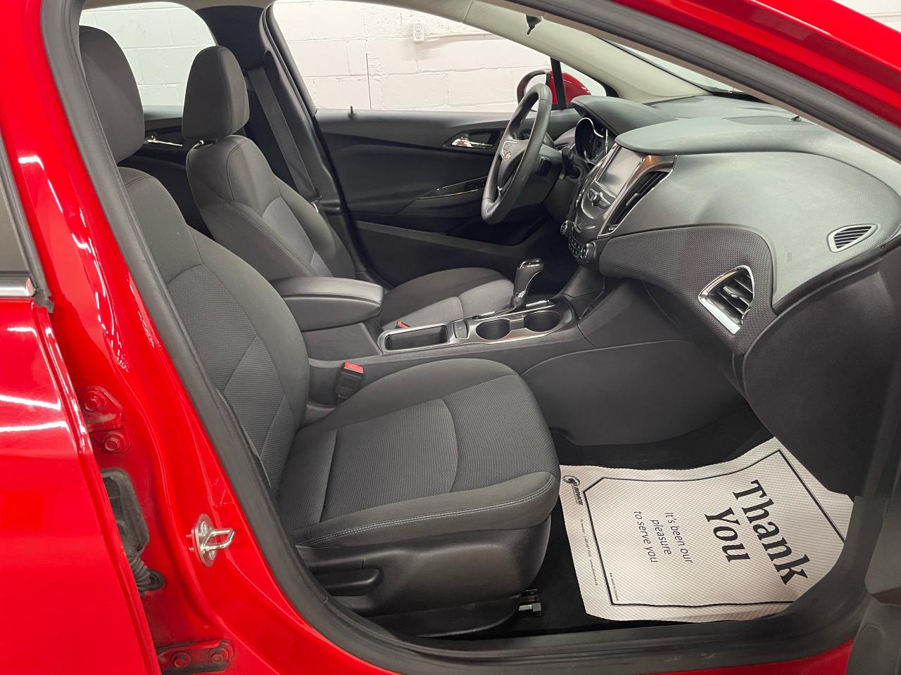 2016 Chevrolet Cruze LT Photo11