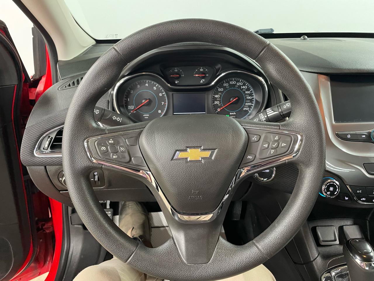 2016 Chevrolet Cruze LT Photo34
