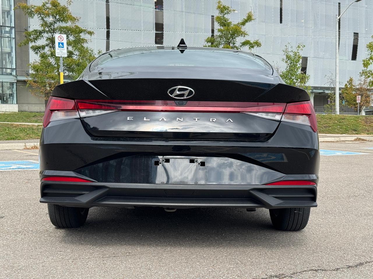 2021 Hyundai Elantra Preferred IVT w/Sun & Tech Package | ONE OWNER | - Photo #5