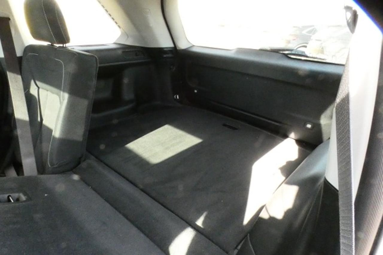 2023 Jeep Grand Cherokee Laredo w/Htd cloth, S/R, BUC - Photo #9