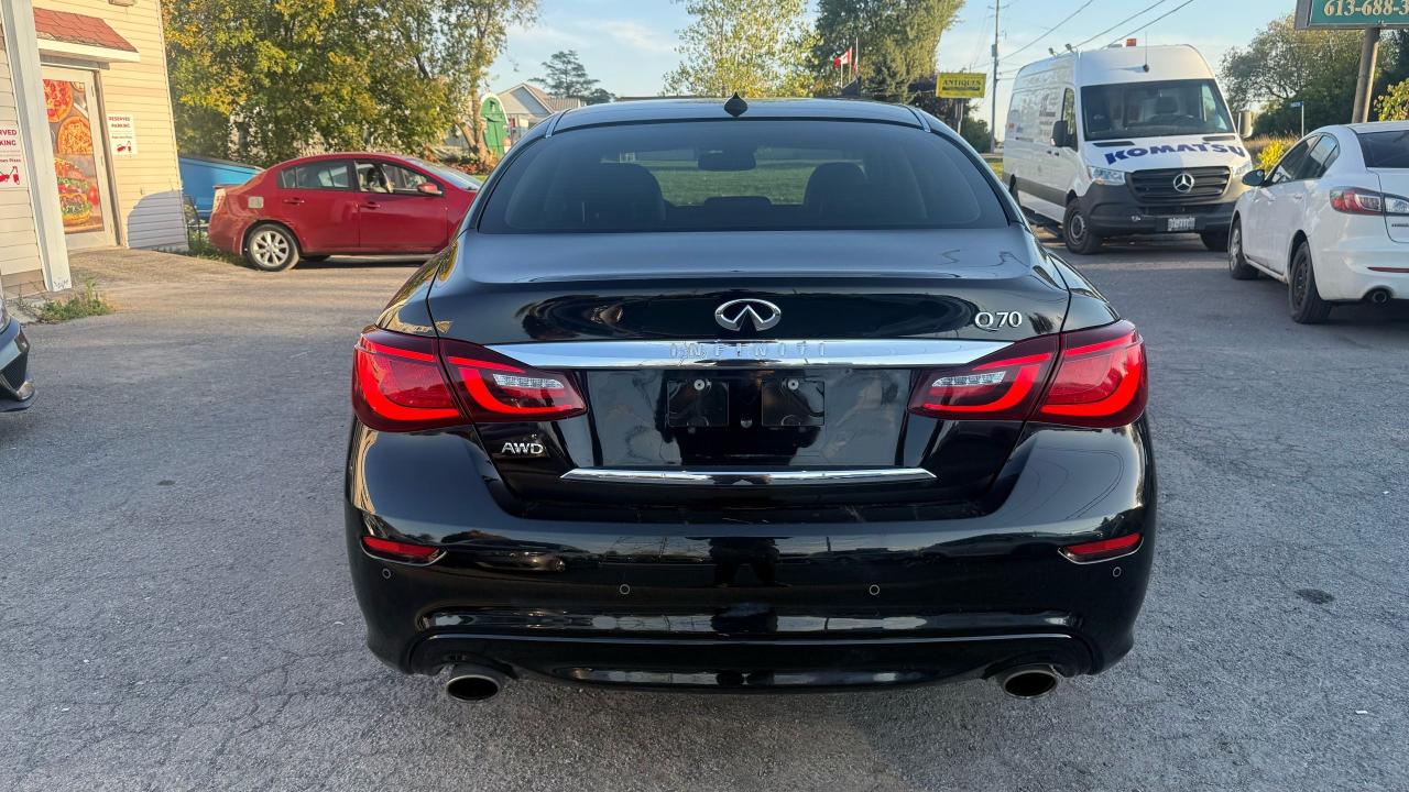 2015 Infiniti Q70 Premium - Photo #4