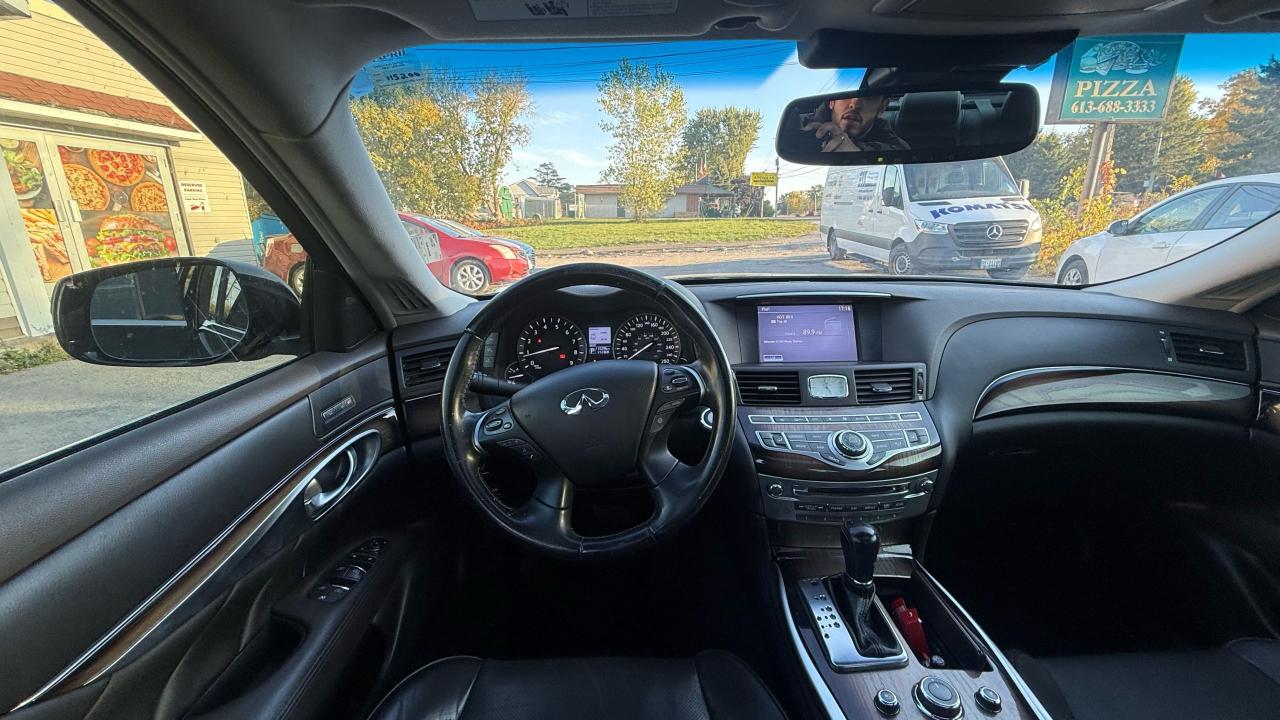 2015 Infiniti Q70 Premium - Photo #14