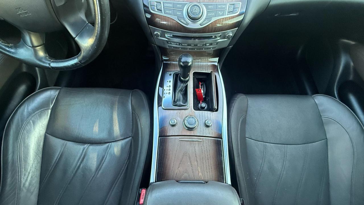 2015 Infiniti Q70 Premium - Photo #11