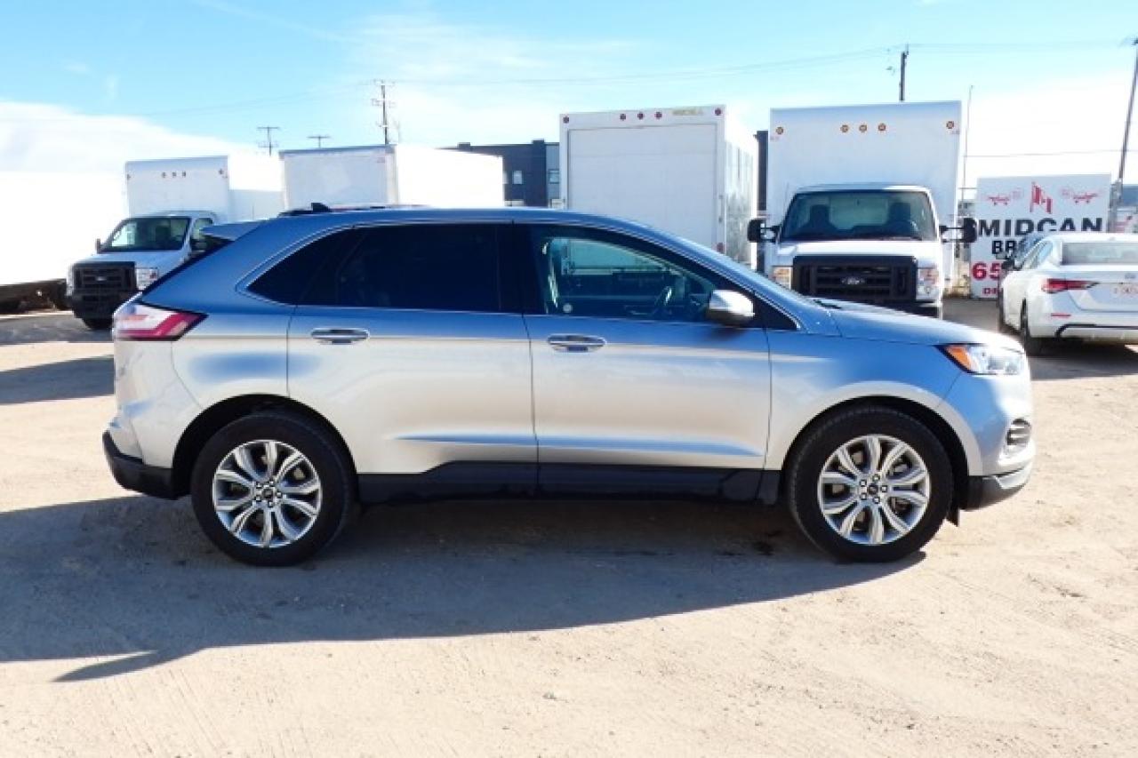 2023 Ford Edge Titanium AWD w/Htd Leather, pano S/R, BUC - Photo #5