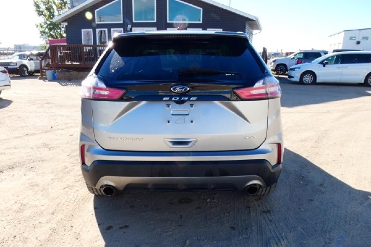 2023 Ford Edge Titanium AWD w/Htd Leather, pano S/R, BUC - Photo #7