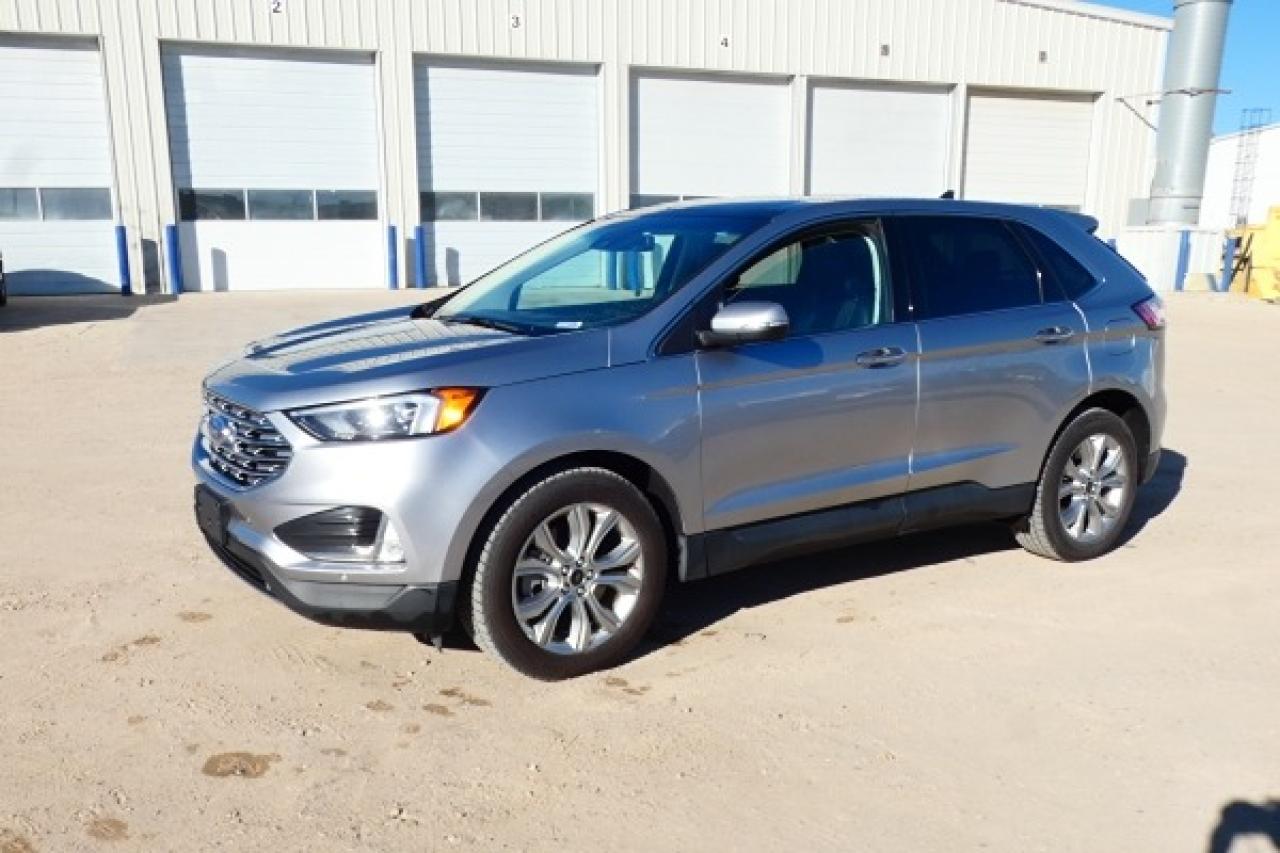 2023 Ford Edge Titanium AWD w/Htd Leather, pano S/R, BUC - Photo #2