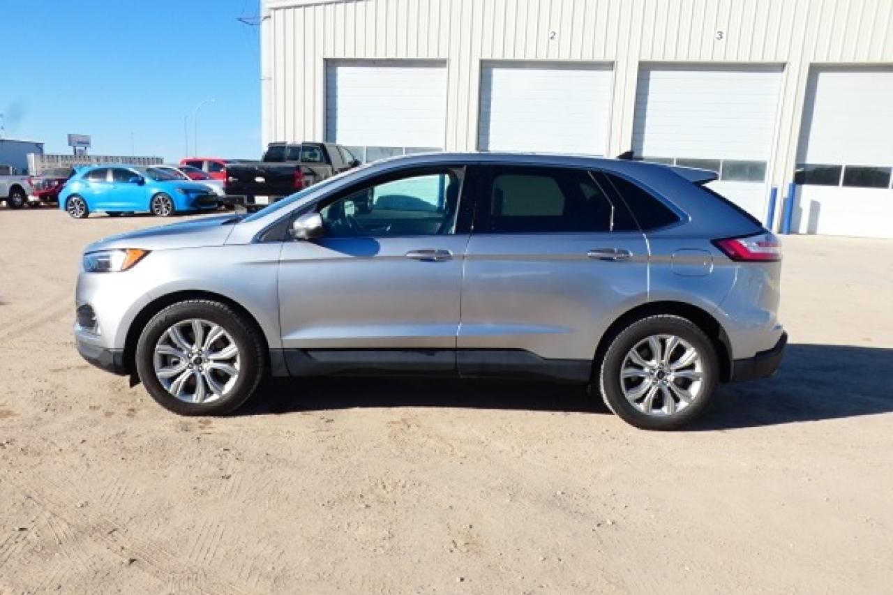 2023 Ford Edge Titanium AWD w/Htd Leather, pano S/R, BUC - Photo #1