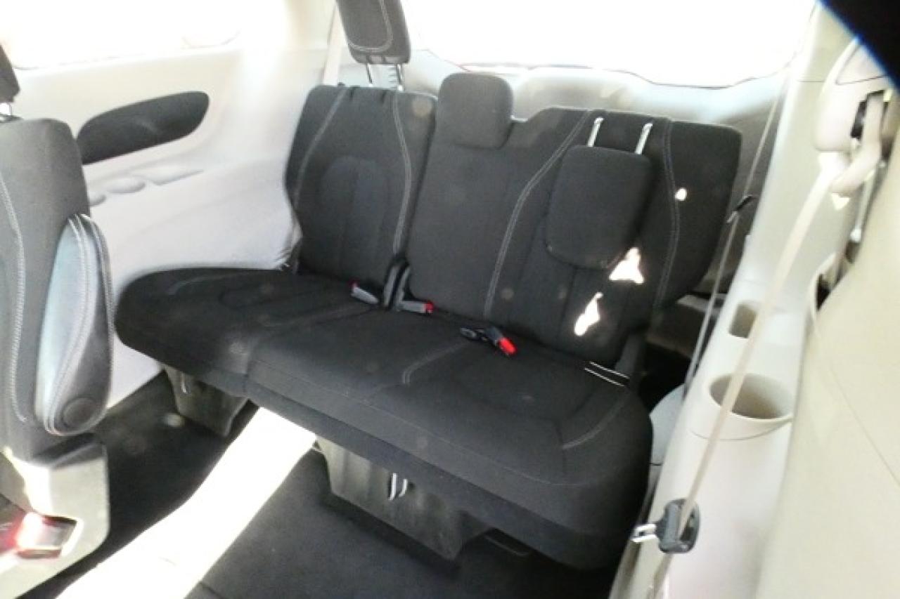 2024 Chrysler Grand Caravan SXT 2WD w/Htd cloth, NAV, BUC - Photo #9