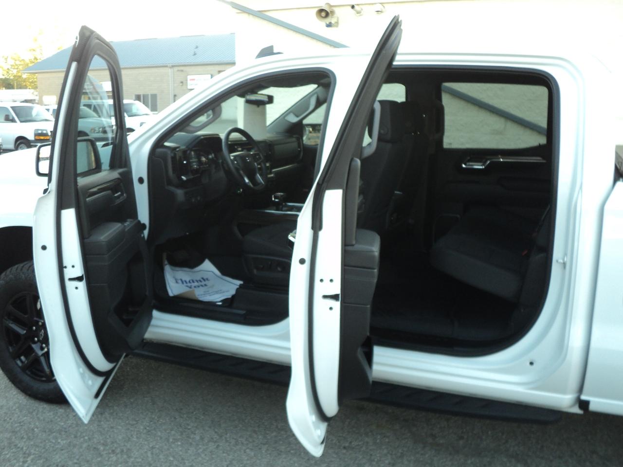2025 Chevrolet Silverado 1500 LT TrailBoss CrewCab4x4Z71 3.0L6cylDiesel 6'7"Box - Photo #9