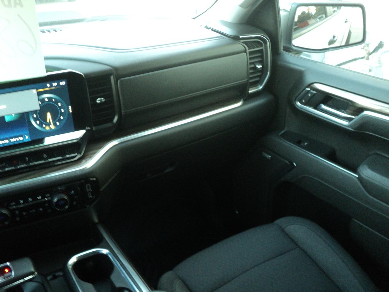 2025 Chevrolet Silverado 1500 LT TrailBoss CrewCab4x4Z71 3.0L6cylDiesel 6'7"Box - Photo #16
