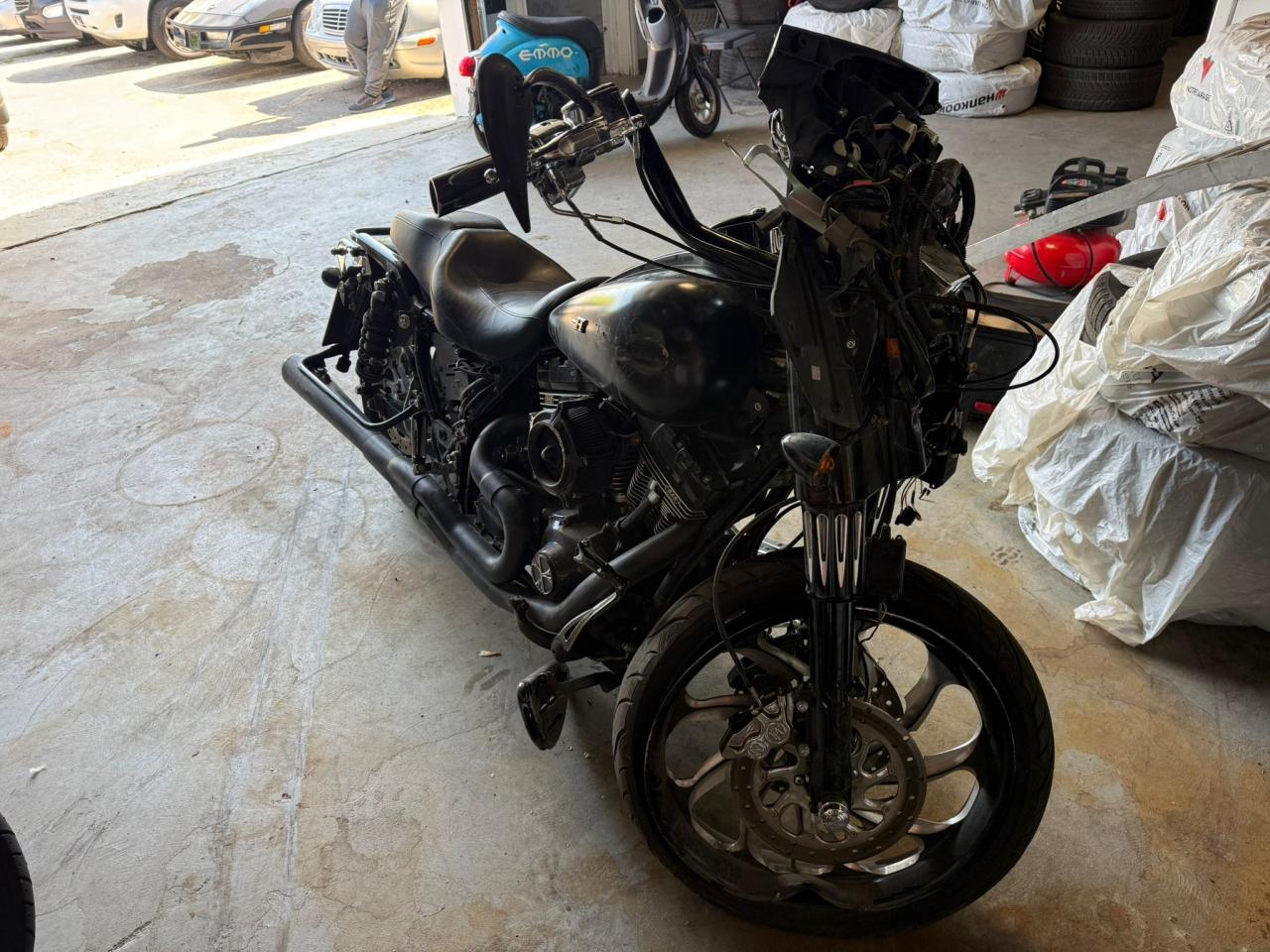 2006 Harley-Davidson FLHX CUSTOM, BUILT MOTOR, WHEELS, IRREPARABLE, PARTS - Photo #7