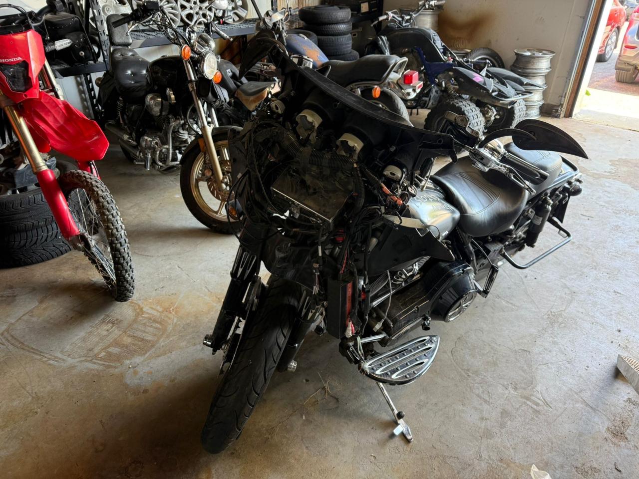 2006 Harley-Davidson FLHX CUSTOM, BUILT MOTOR, WHEELS, IRREPARABLE, PARTS - Photo #15