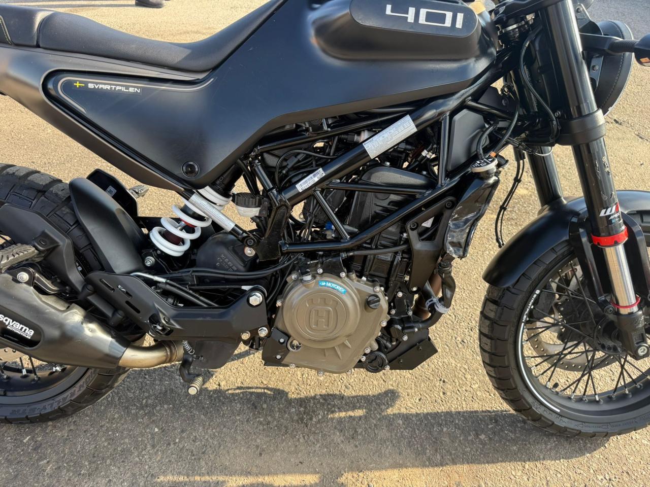 2023 HUSQVARNA TE300i VITPILEN 401, LOW KMS, UNDER 2000KMS, BRANDED - Photo #9