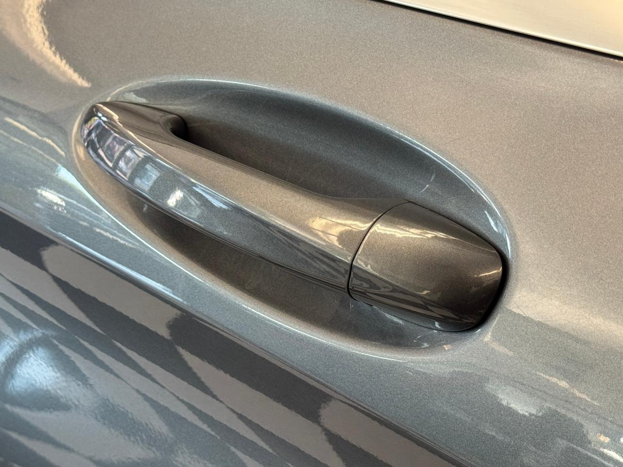 2017 Mercedes-Benz C-Class C300 4MATIC+New Tires+Roof+GPS+Camera Photo