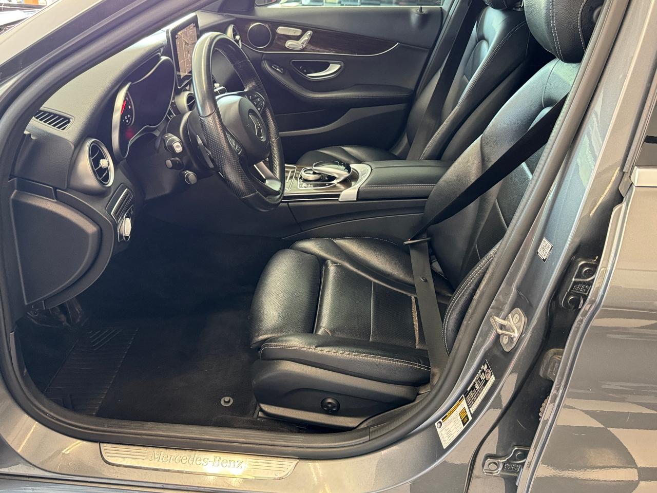 2017 Mercedes-Benz C-Class C300 4MATIC+New Tires+Roof+GPS+Camera Photo18
