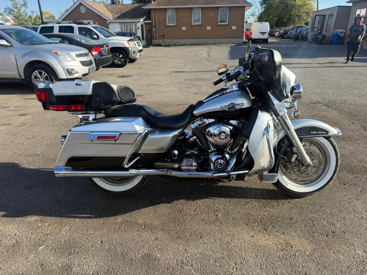 2003 Harley-Davidson FLHTCUI ELECTRA GLIDE 100 ANNIVERSARY, RUNS WELL, DAMAGED - Photo #6