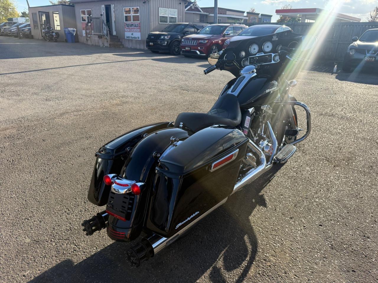 2010 Harley-Davidson Street Glide LIGHT DAMAGE, EXHAUST, LOT OF UPGRADES, AS IS Photo4