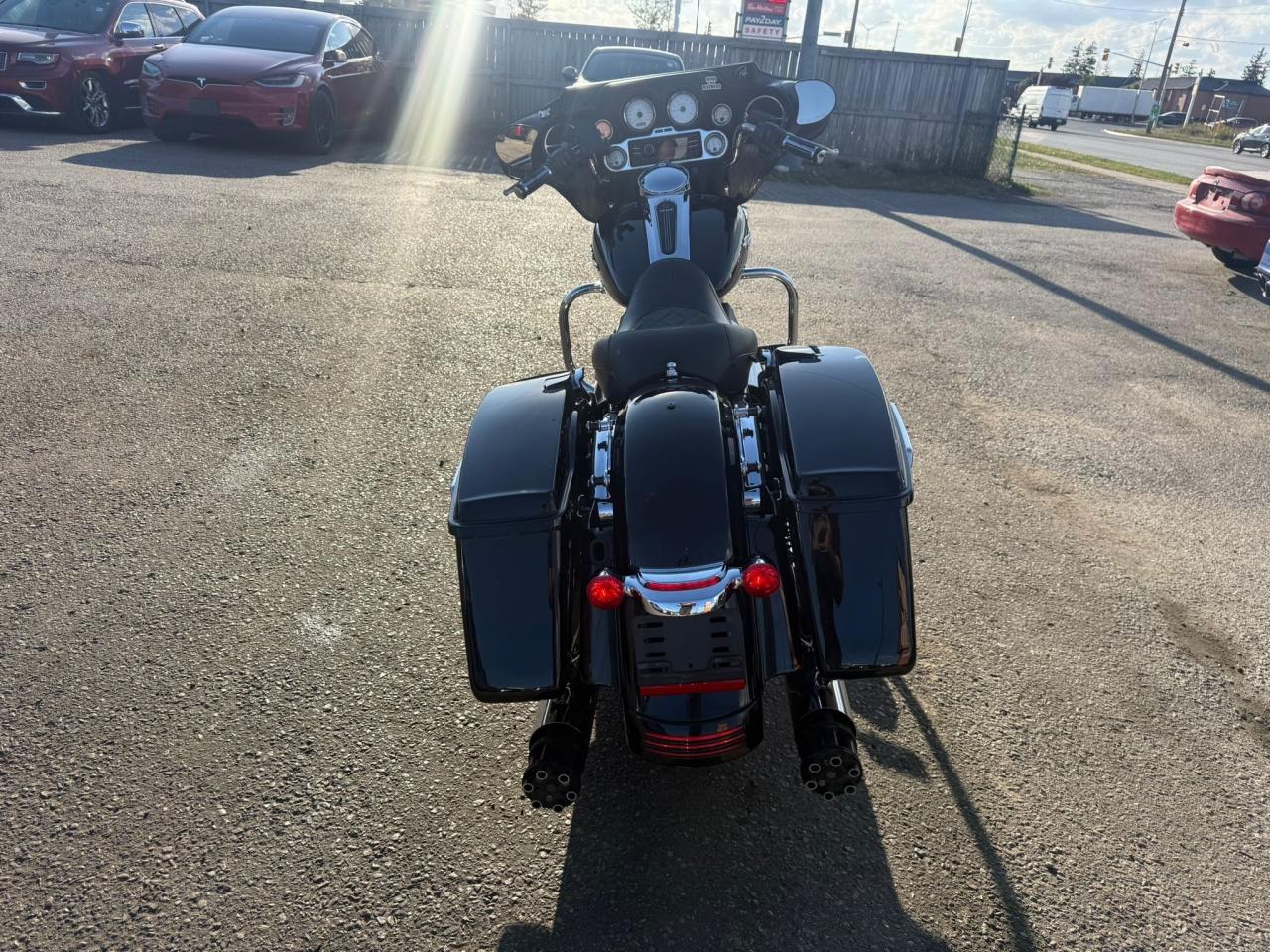 2010 Harley-Davidson Street Glide LIGHT DAMAGE, EXHAUST, LOT OF UPGRADES, AS IS Photo3