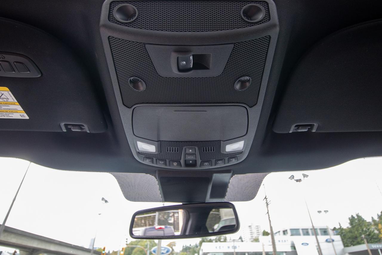 2019 Ford F-150 Lariat 4WD SuperCrew 5.5' Box Photo5