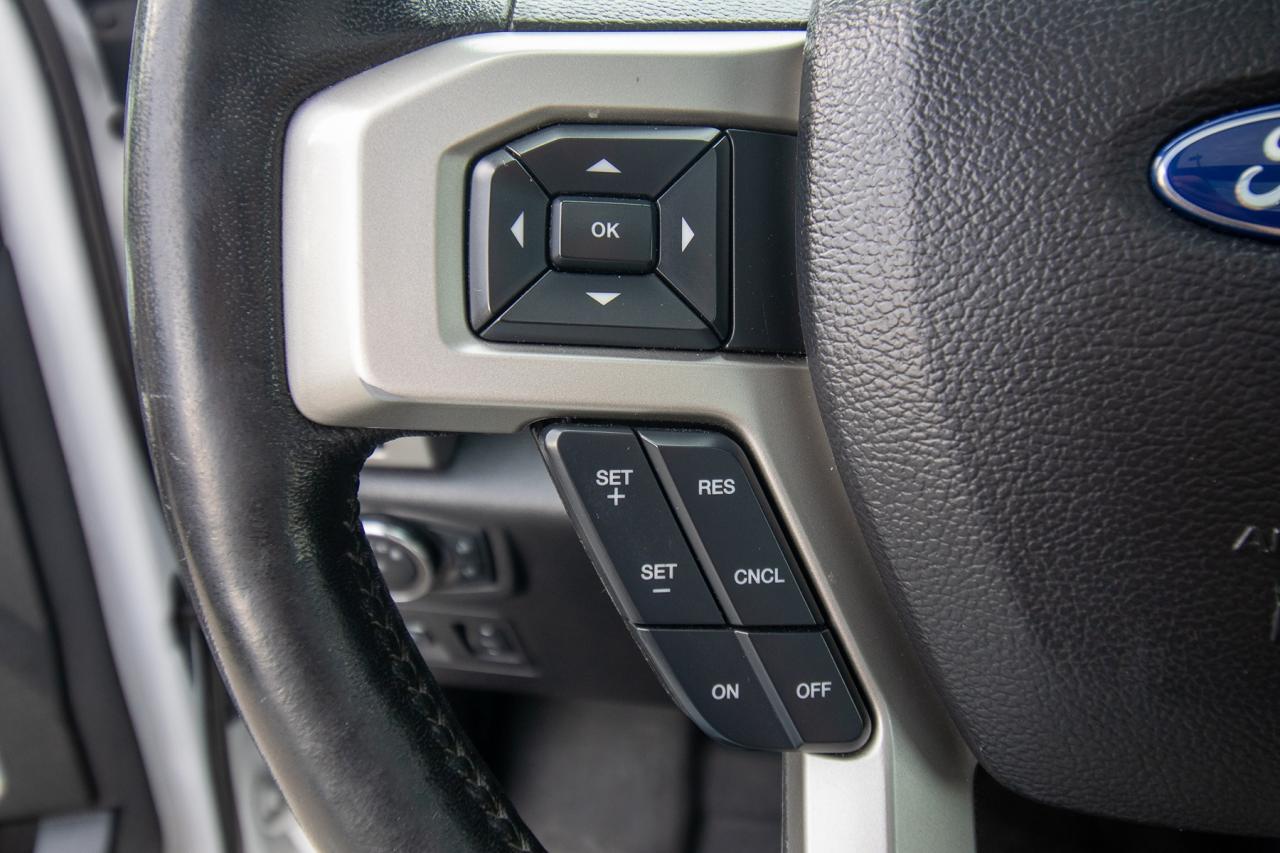 2019 Ford F-150 Lariat 4WD SuperCrew 5.5' Box Photo5