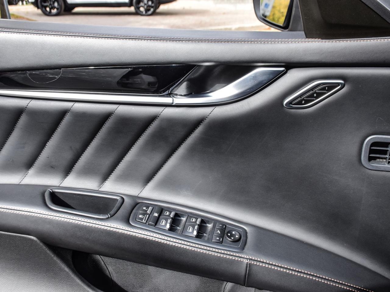 2022 Maserati Ghibli Modena Q4 |MODENA|10.1NAV|21SBLACK|PANOROOF|NERISSIMOPACK| Photo