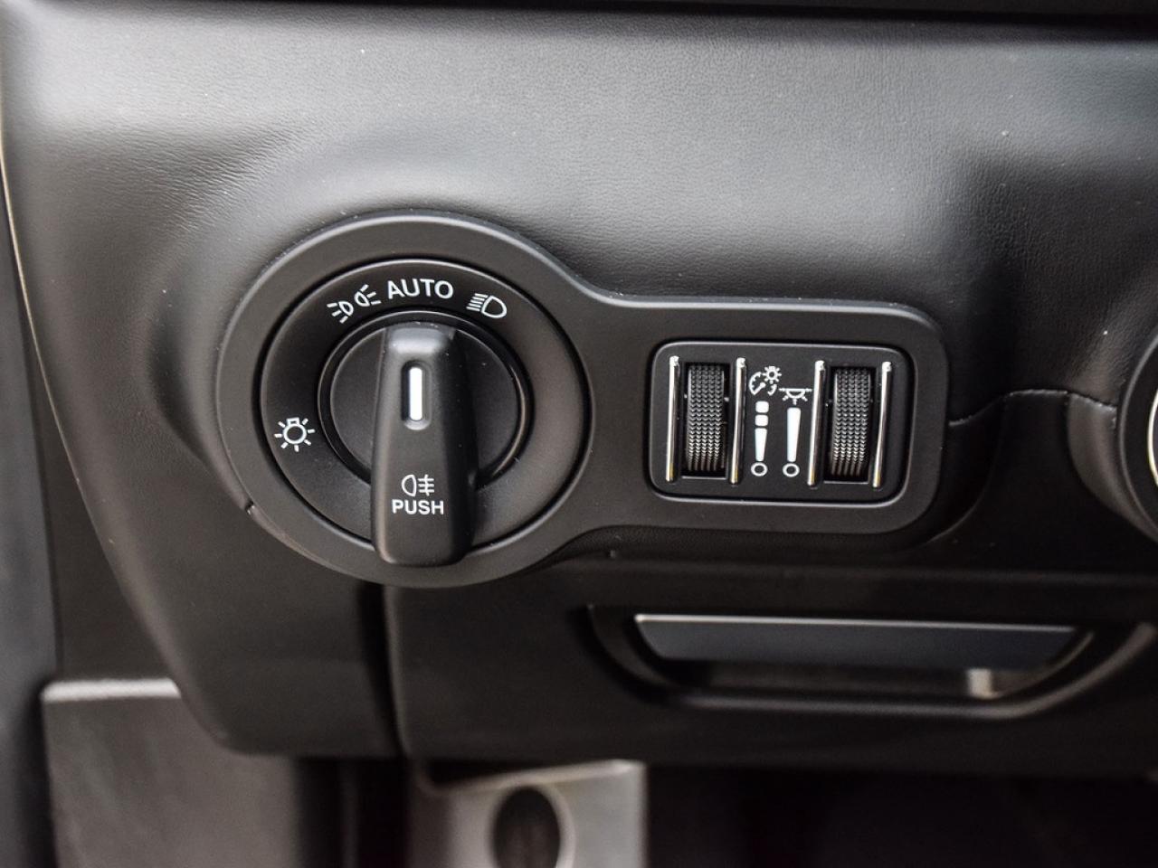 2022 Maserati Ghibli Modena Q4 |MODENA|10.1NAV|21SBLACK|PANOROOF|NERISSIMOPACK| Photo