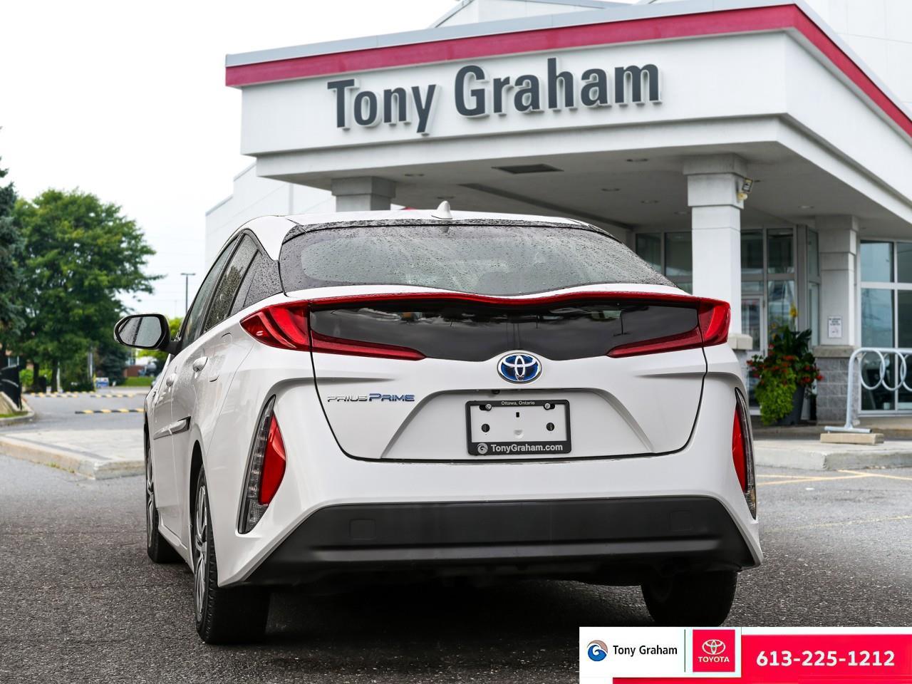 2021 Toyota Prius Prime Upgrade Photo2