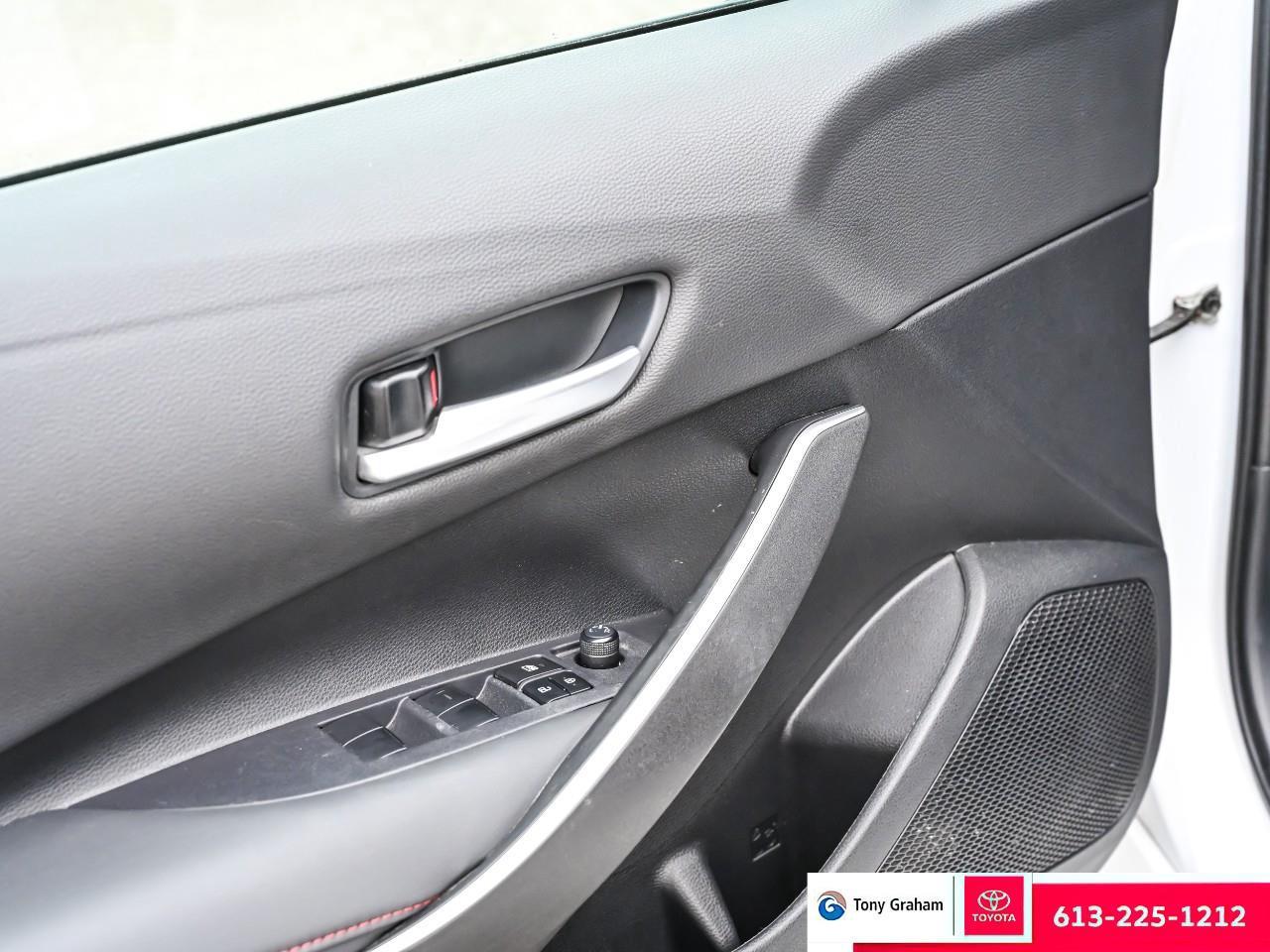 2023 Toyota Corolla SE Photo