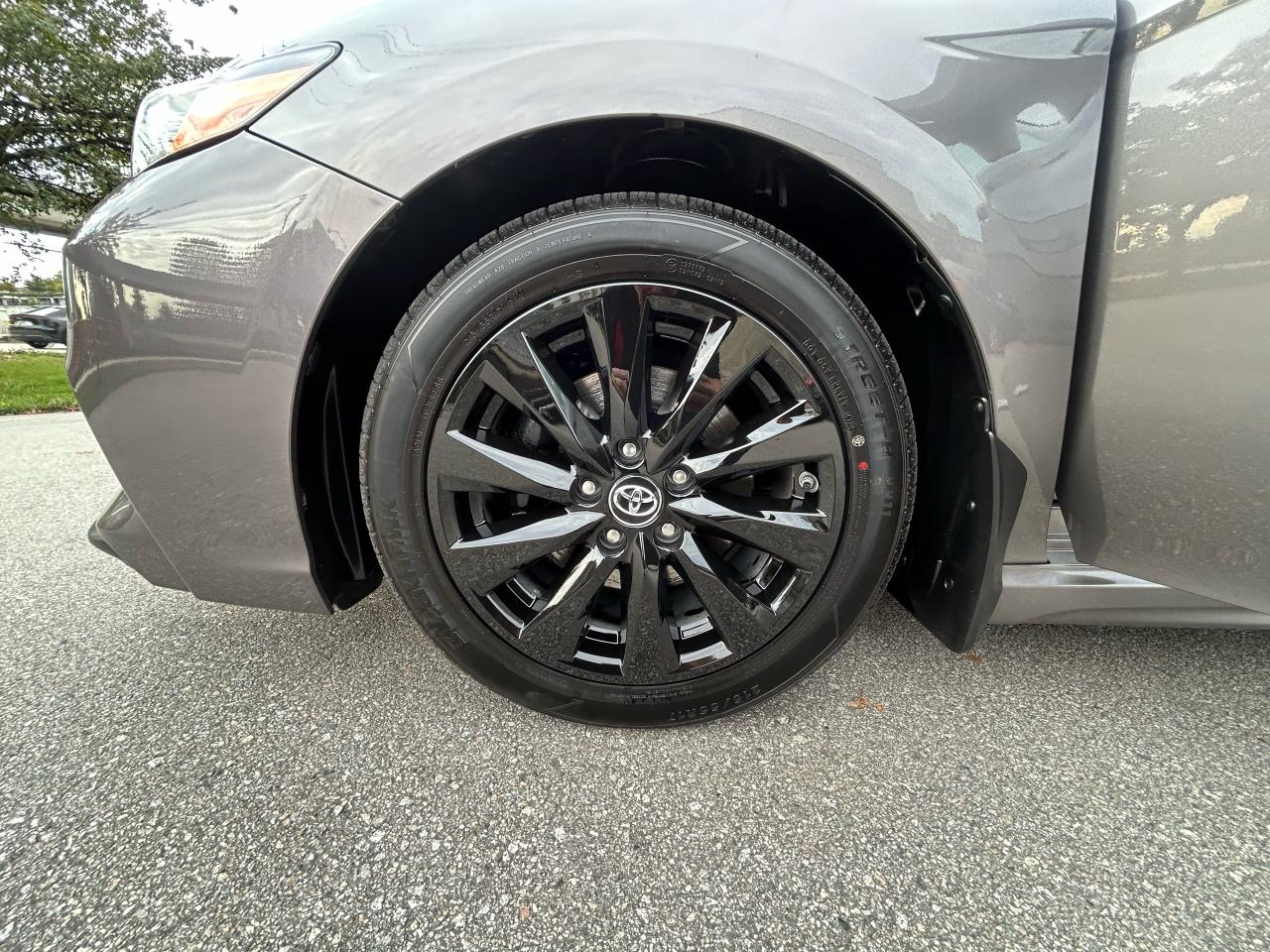 2018 Toyota Camry SE - Photo #12