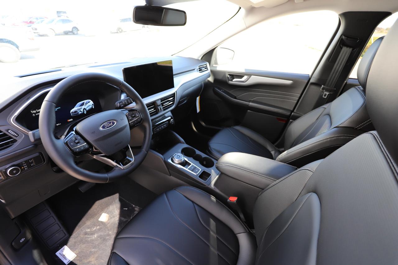 2026 Ford Escape Platinum AWD Photo