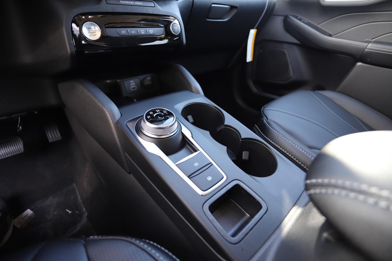 2026 Ford Escape Platinum AWD Photo