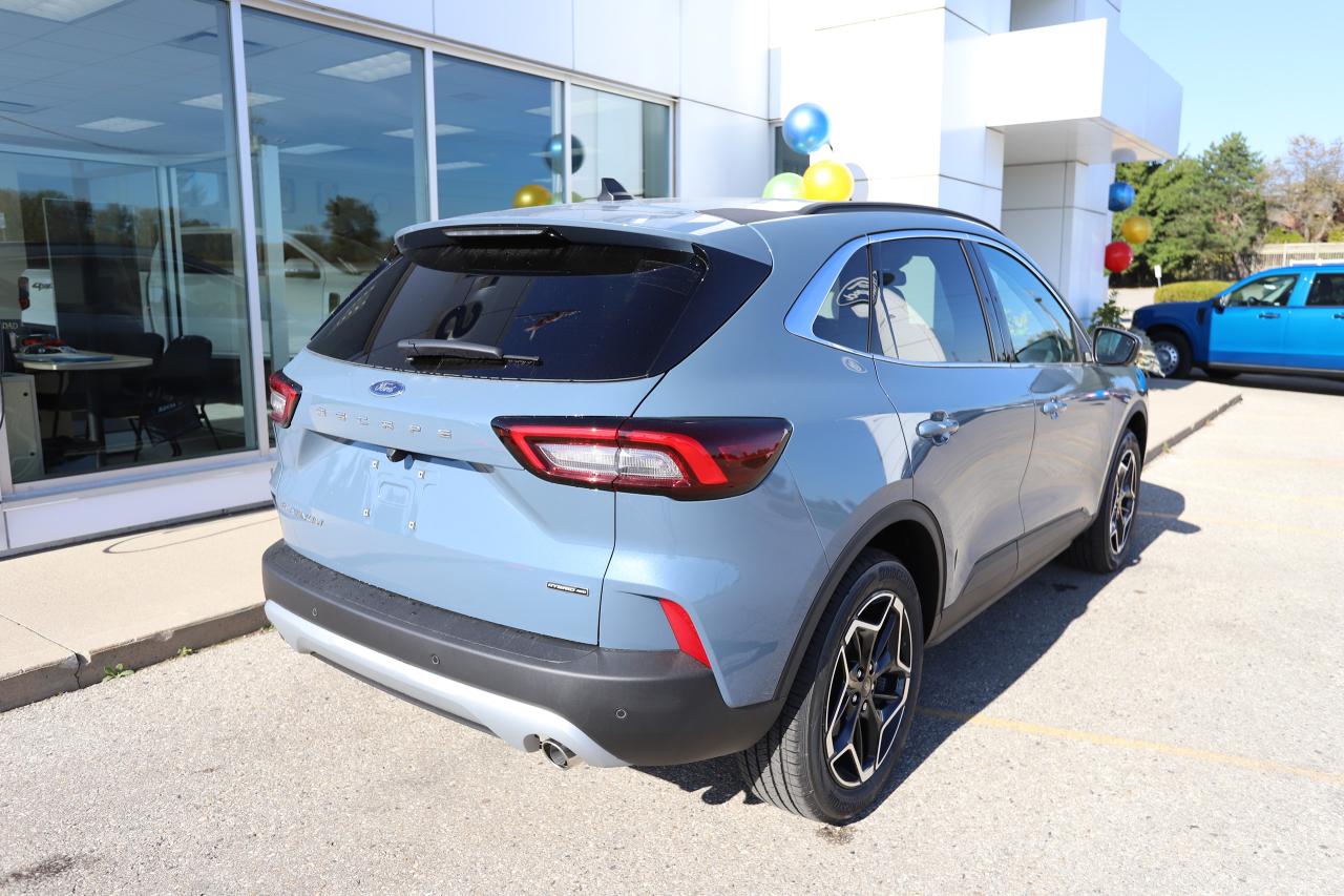 2026 Ford Escape Platinum AWD Photo