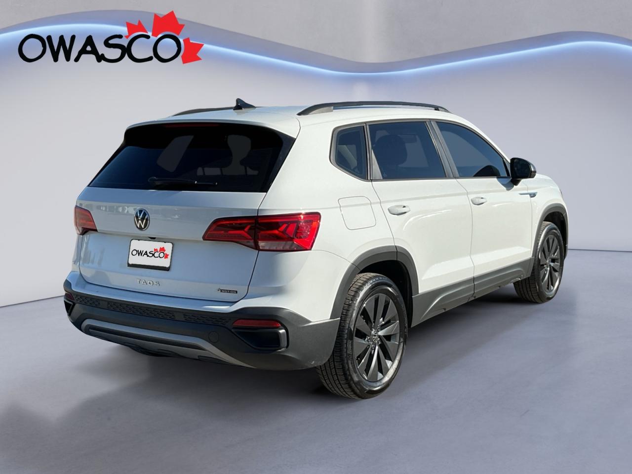 2022 Volkswagen Taos 1.5L One Owner Off Lease! Clean CarFax! Photo4