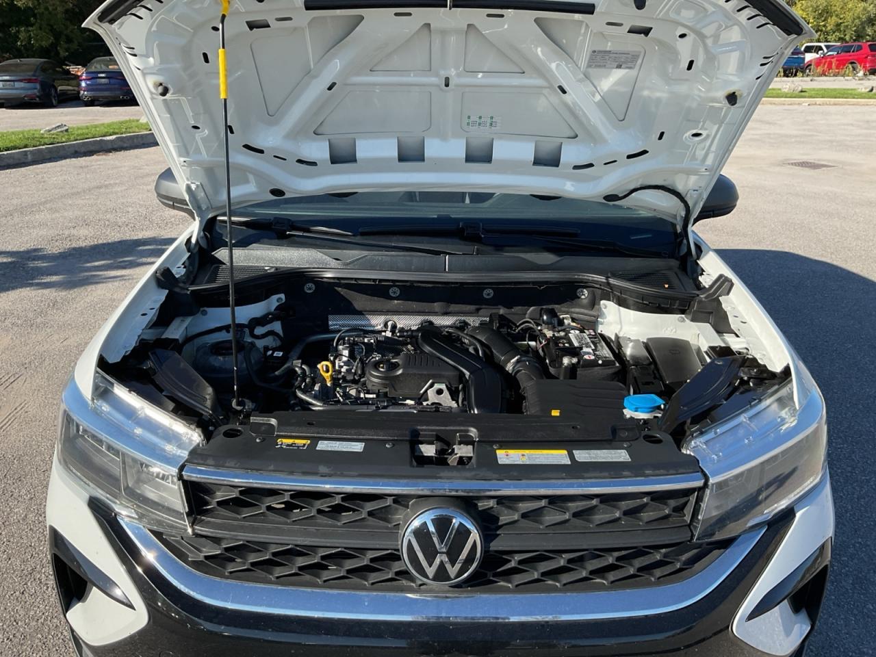 2022 Volkswagen Taos 1.5L One Owner Off Lease! Clean CarFax! Photo