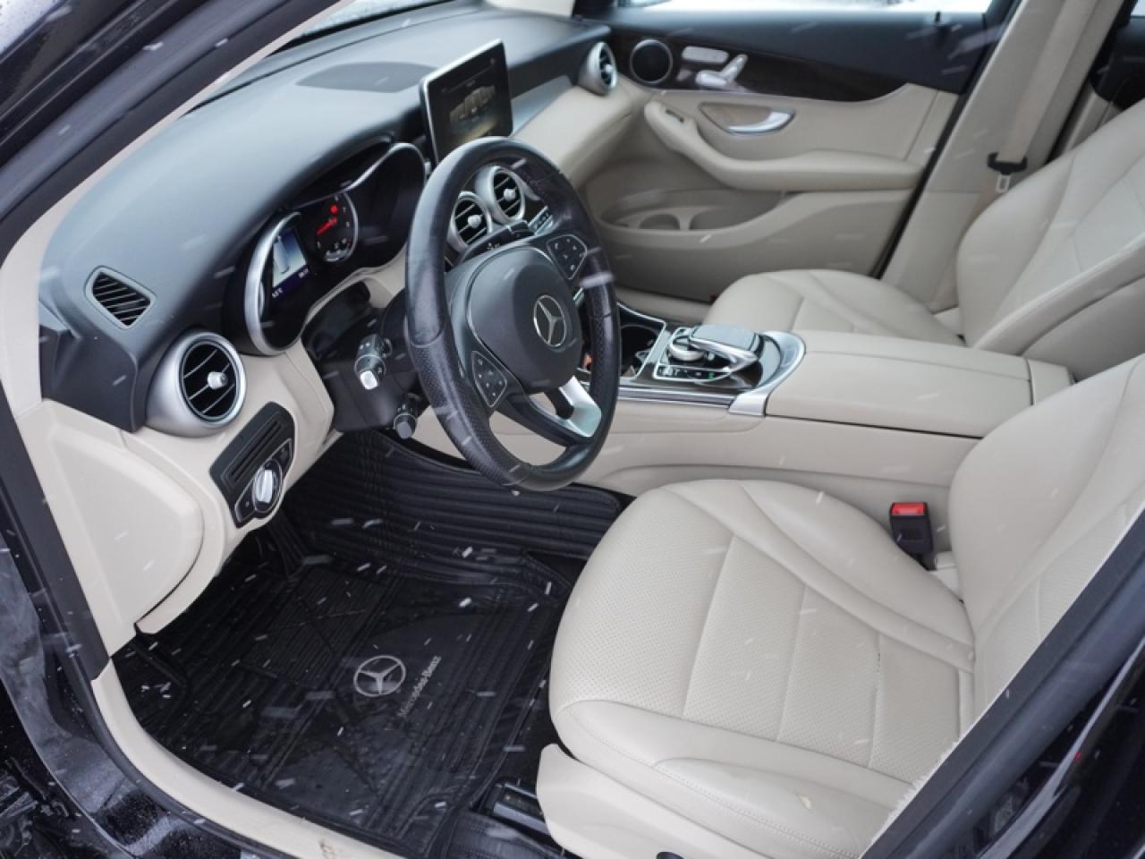 2019 Mercedes-Benz GLC 300 4MATIC SUV      - Heated Seats Photo